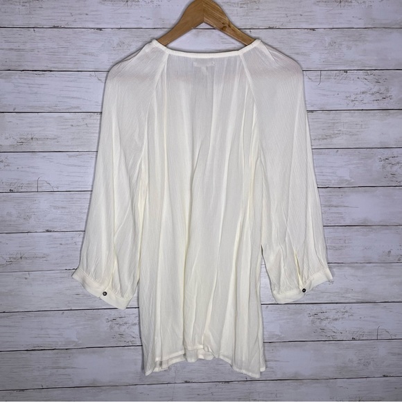 Maurices Cream White Flowy 3/4 Sleeve Blouse Top 0X - Picture 3 of 4